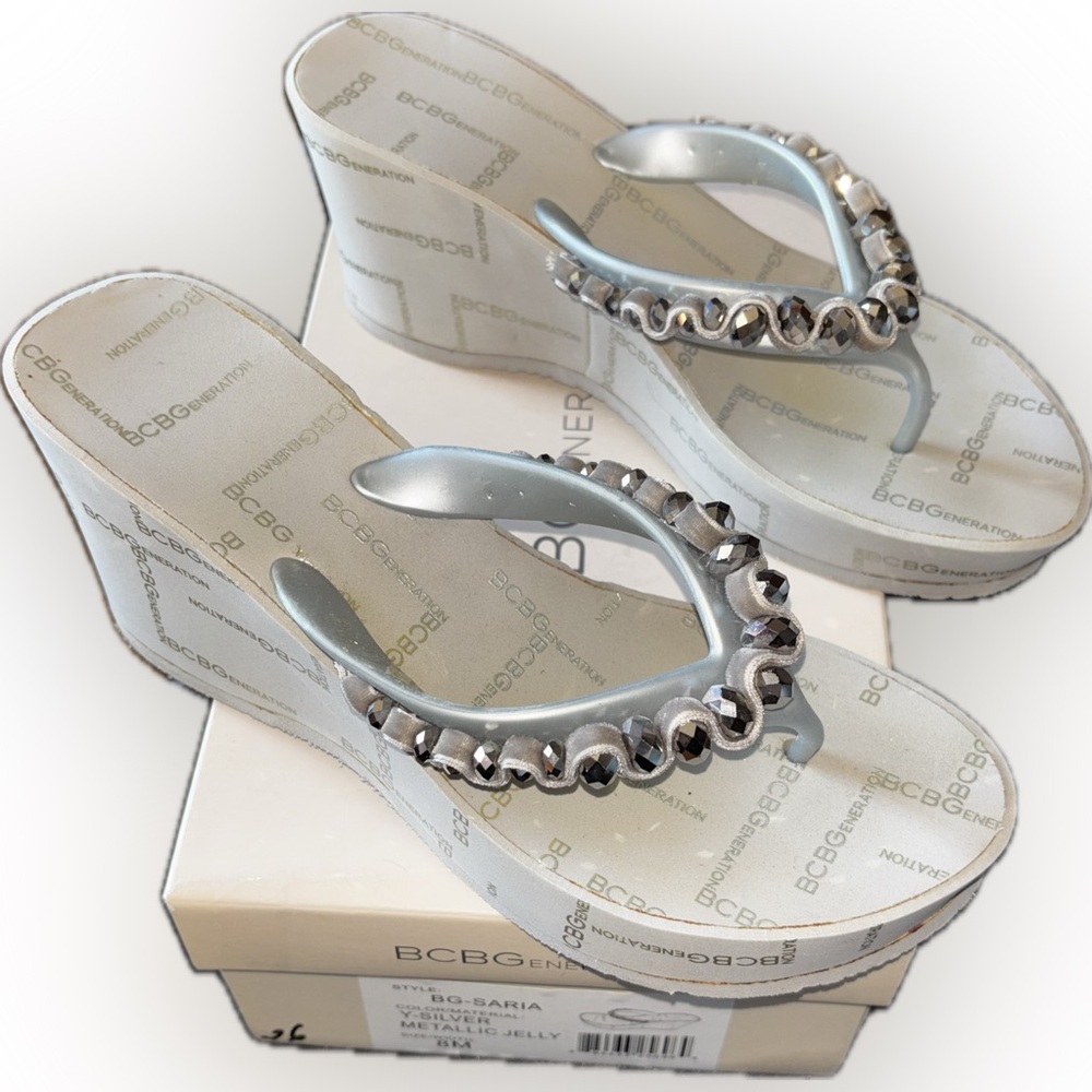 Y2K BCBGeneration New In Box BG-Saria Silver Metallic Jelly Wedge Sandals SZ8
